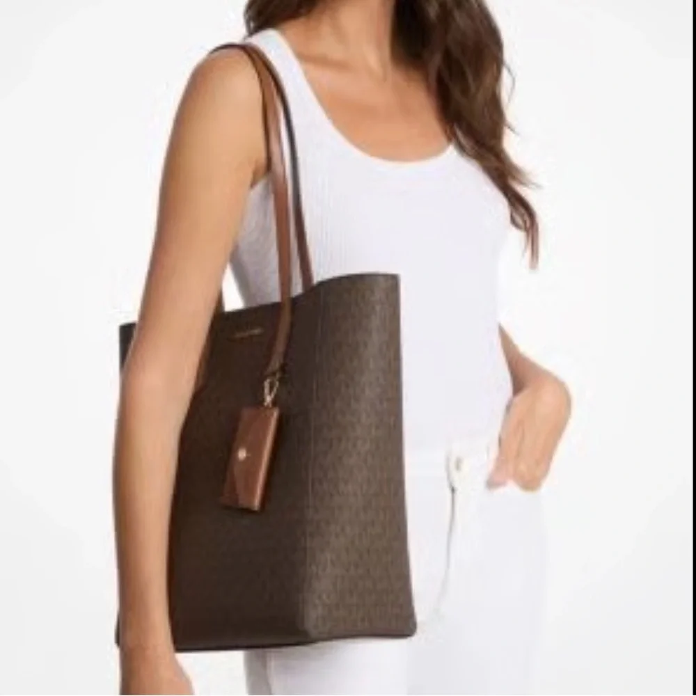Brand new Michael Kors Logo Large Tote Canvas Bag - Picture 3 of 8